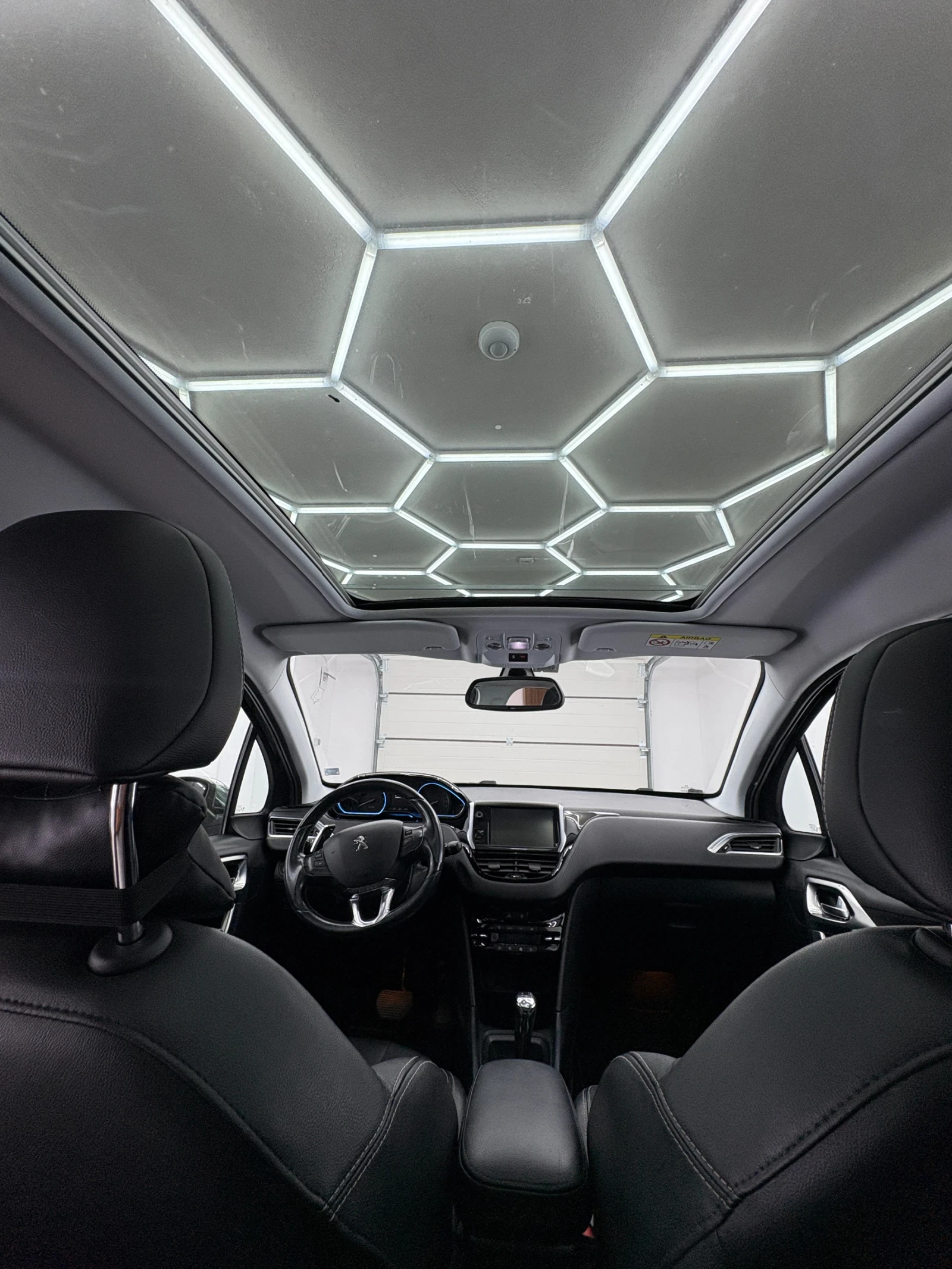 Peugeot 2008 Панорама / Подгреви, снимка 15 - Автомобили и джипове - 55871477