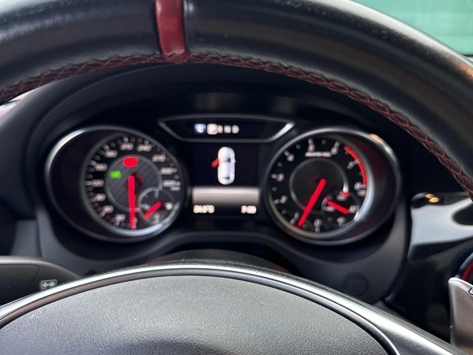 Mercedes-Benz CLA 45 AMG AMG* Nigh-Pack* Harman/Kardon* Камера* Пано, снимка 8 - Автомобили и джипове - 55892857