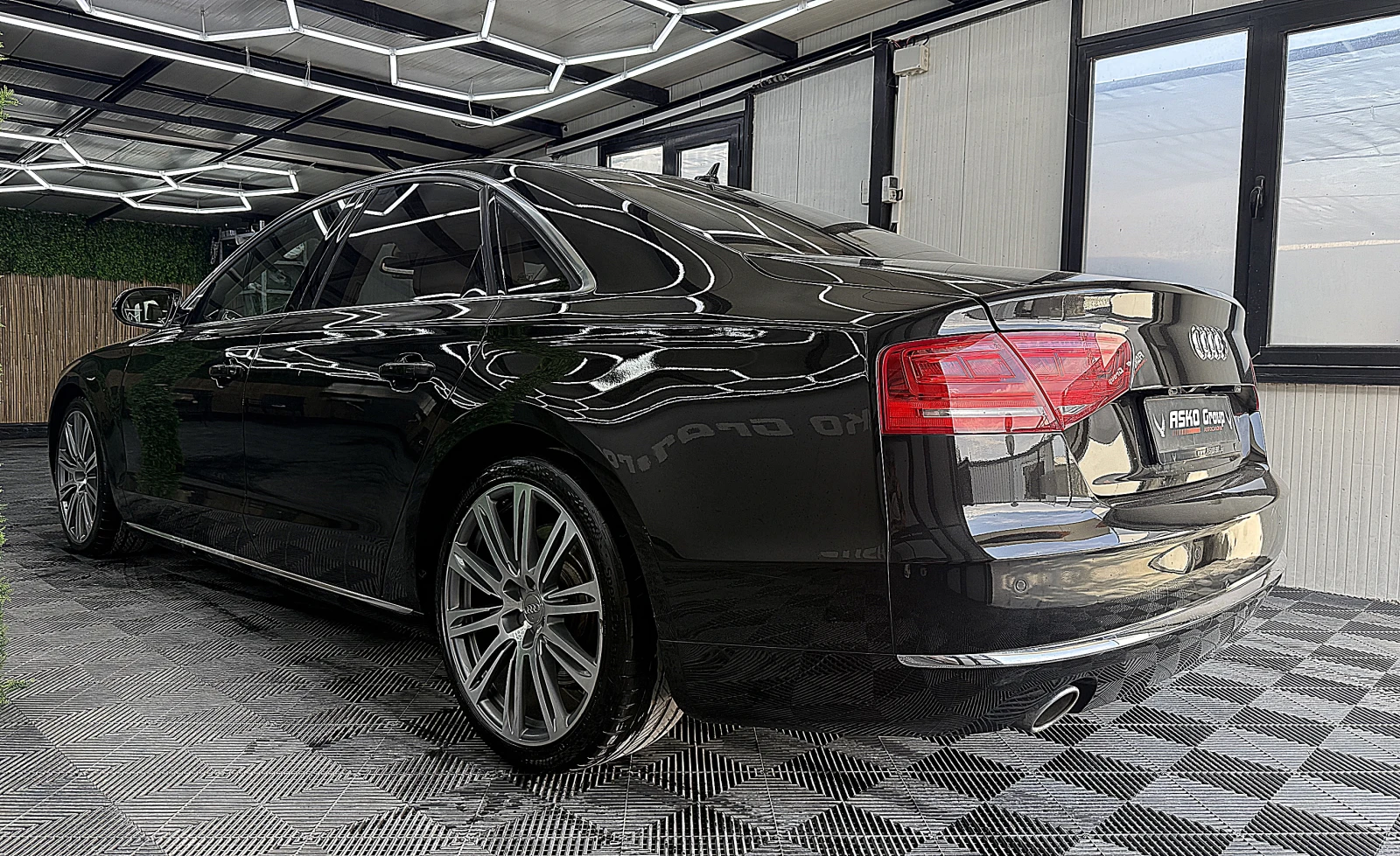 Audi A8 4.2TDI/MATRIX/ПОДГРЕВ ОБДУХВАНЕ СОБСТВЕН ЛИЗИНГ, снимка 4 - Автомобили и джипове - 55936950
