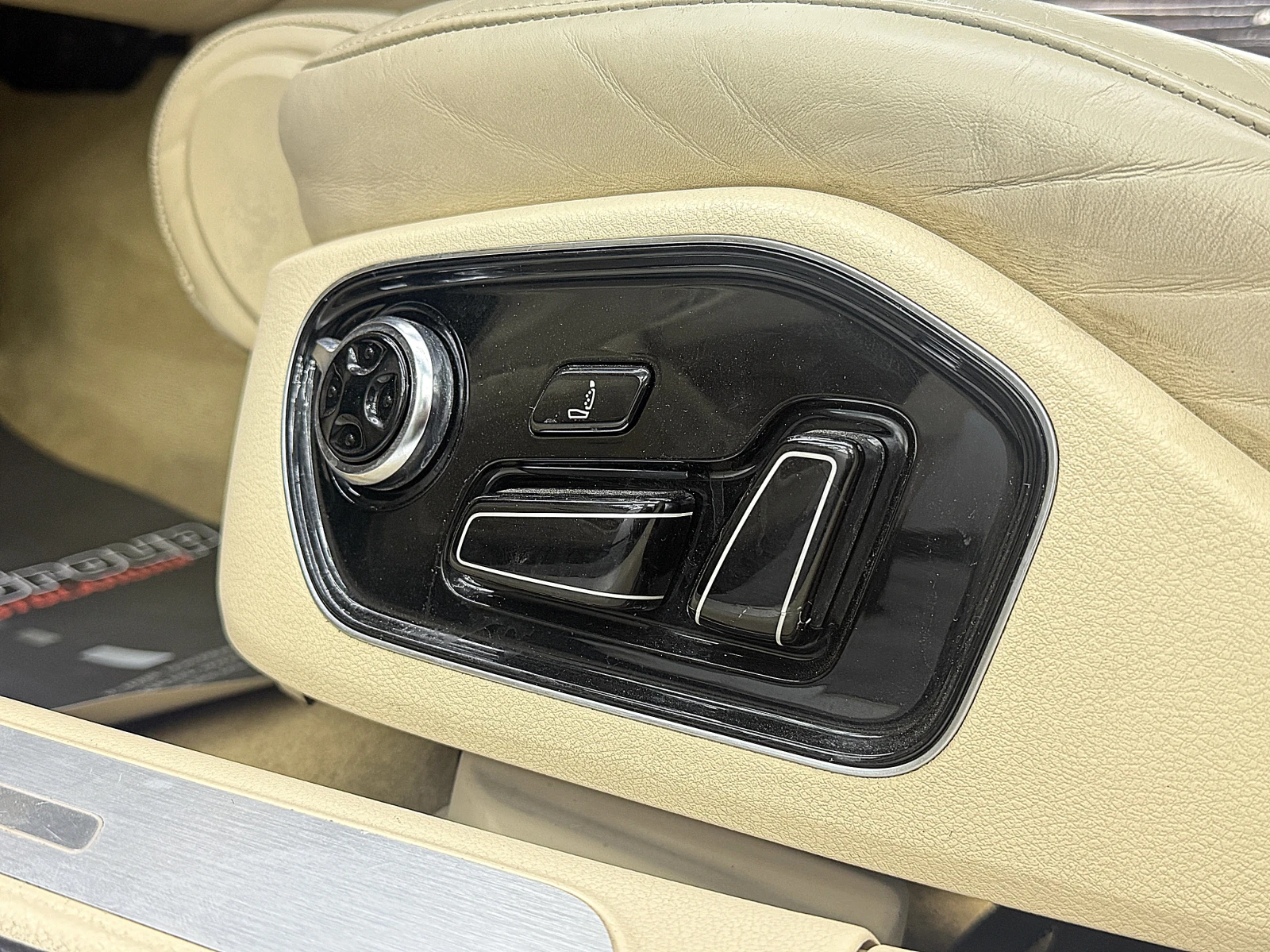 Audi A8 4.2TDI/MATRIX/ПОДГРЕВ ОБДУХВАНЕ СОБСТВЕН ЛИЗИНГ, снимка 14 - Автомобили и джипове - 55936950