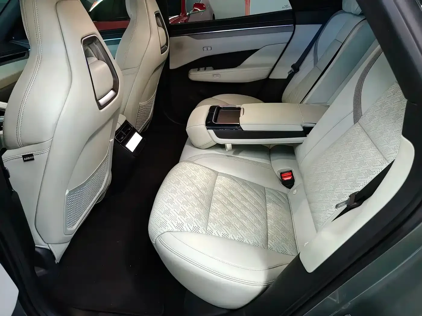 Zeekr 001 WE Edition 95kWh AWD, снимка 11 - Автомобили и джипове - 56235668