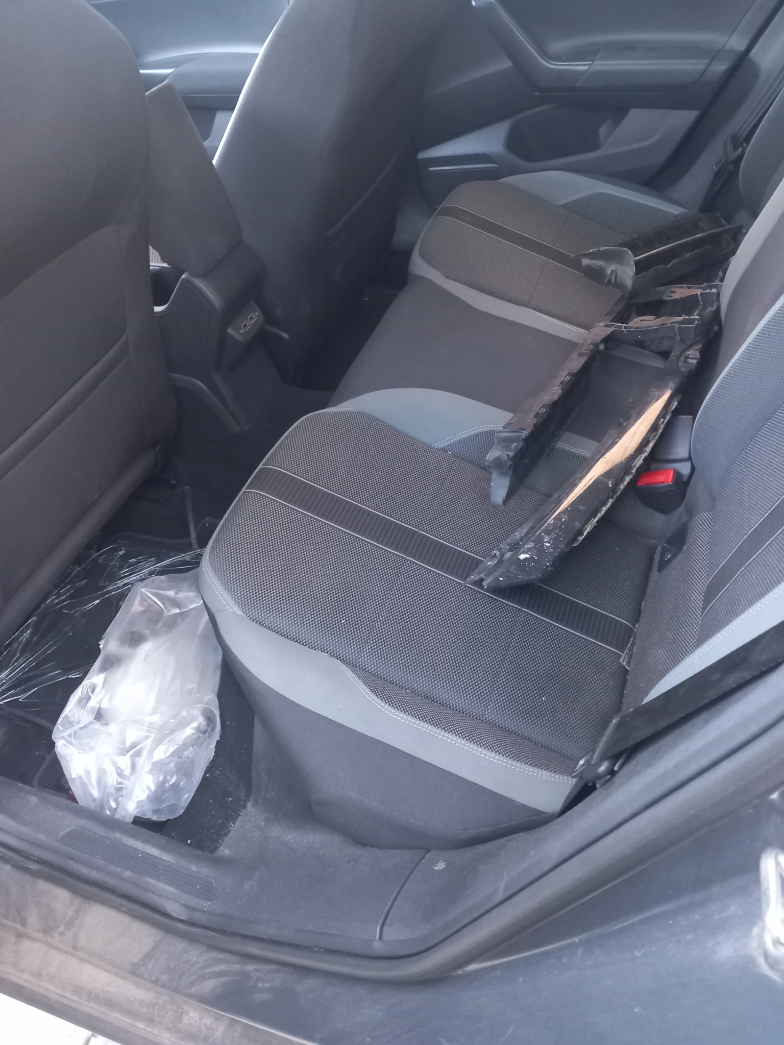 VW Polo 1.6tdi, снимка 5 - Автомобили и джипове - 56378324