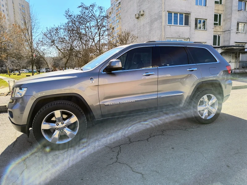 Jeep Grand cherokee Overland, снимка 1 - Автомобили и джипове - 49416194