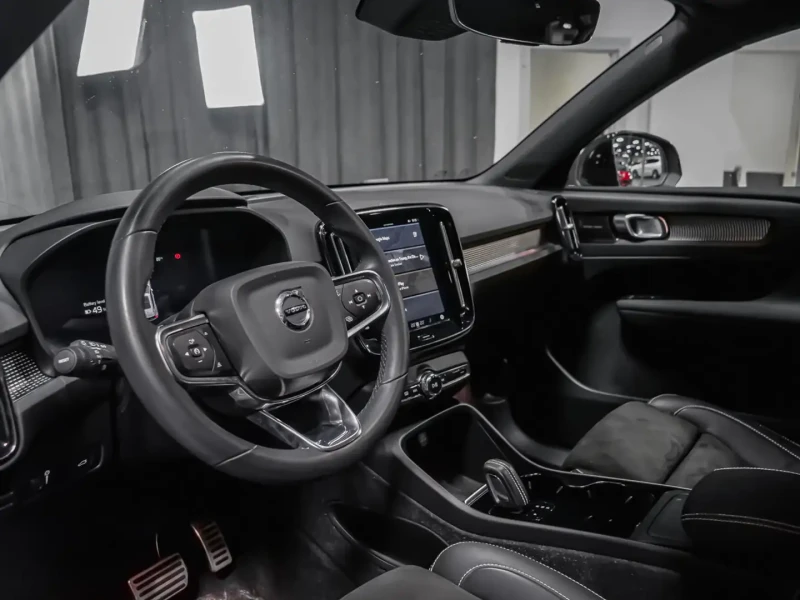 Volvo XC40 * Ultimate/Ultra * 4x4 * 360 * Harman/Kardon , снимка 9 - Автомобили и джипове - 52811922