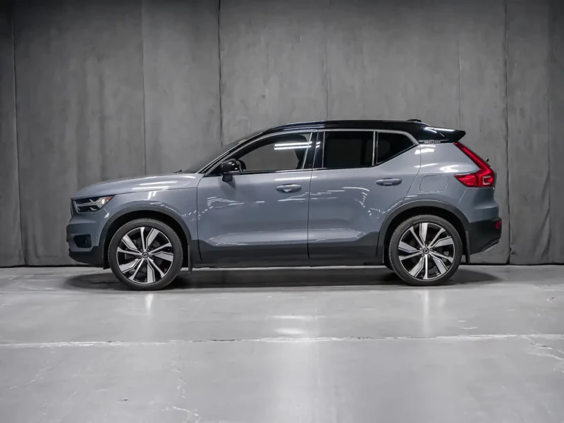 Volvo XC40 * Ultimate/Ultra * 4x4 * 360 * Harman/Kardon , снимка 3 - Автомобили и джипове - 52811922