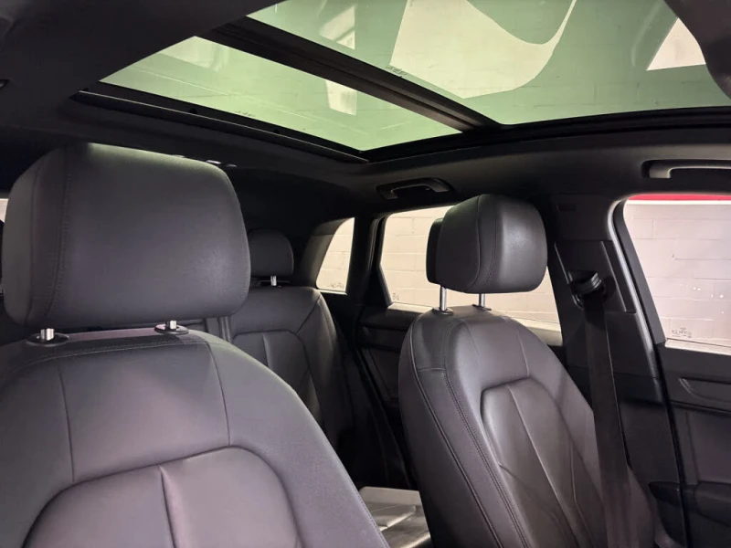 Audi Q3 Komfort * CARFAX * АвтоКредит* (ЦЕНА ДО БГ), снимка 11 - Автомобили и джипове - 53431066