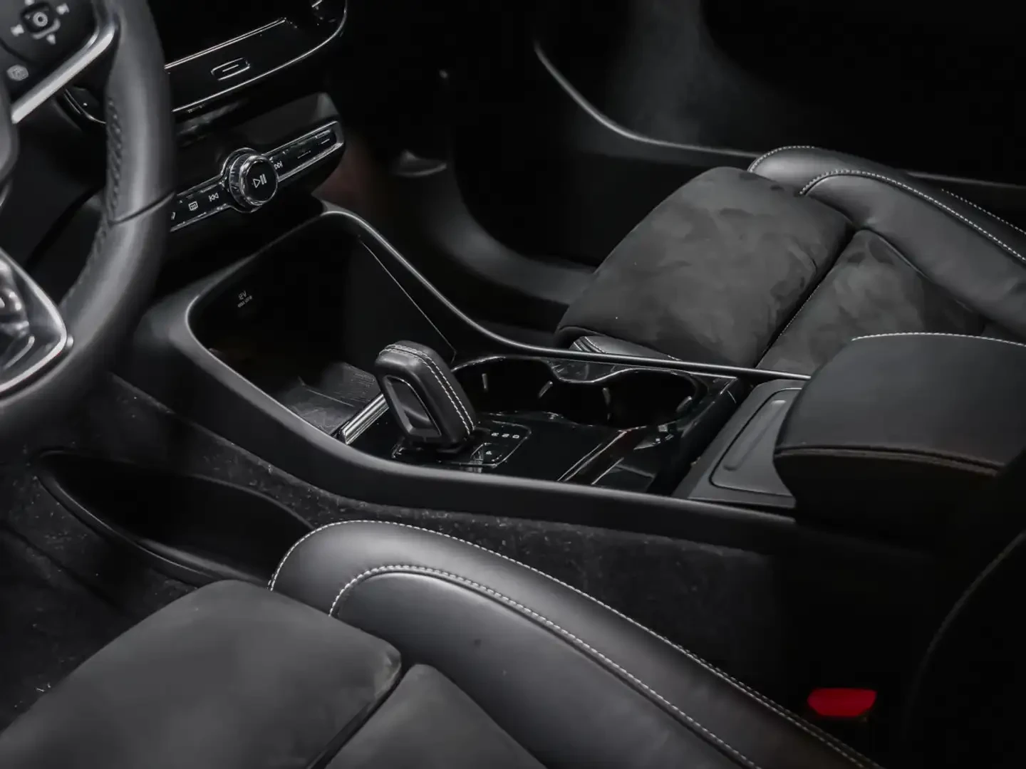 Volvo XC40 * Ultimate/Ultra * 4x4 * 360 * Harman/Kardon  | Mobile.bg � ����������� 11