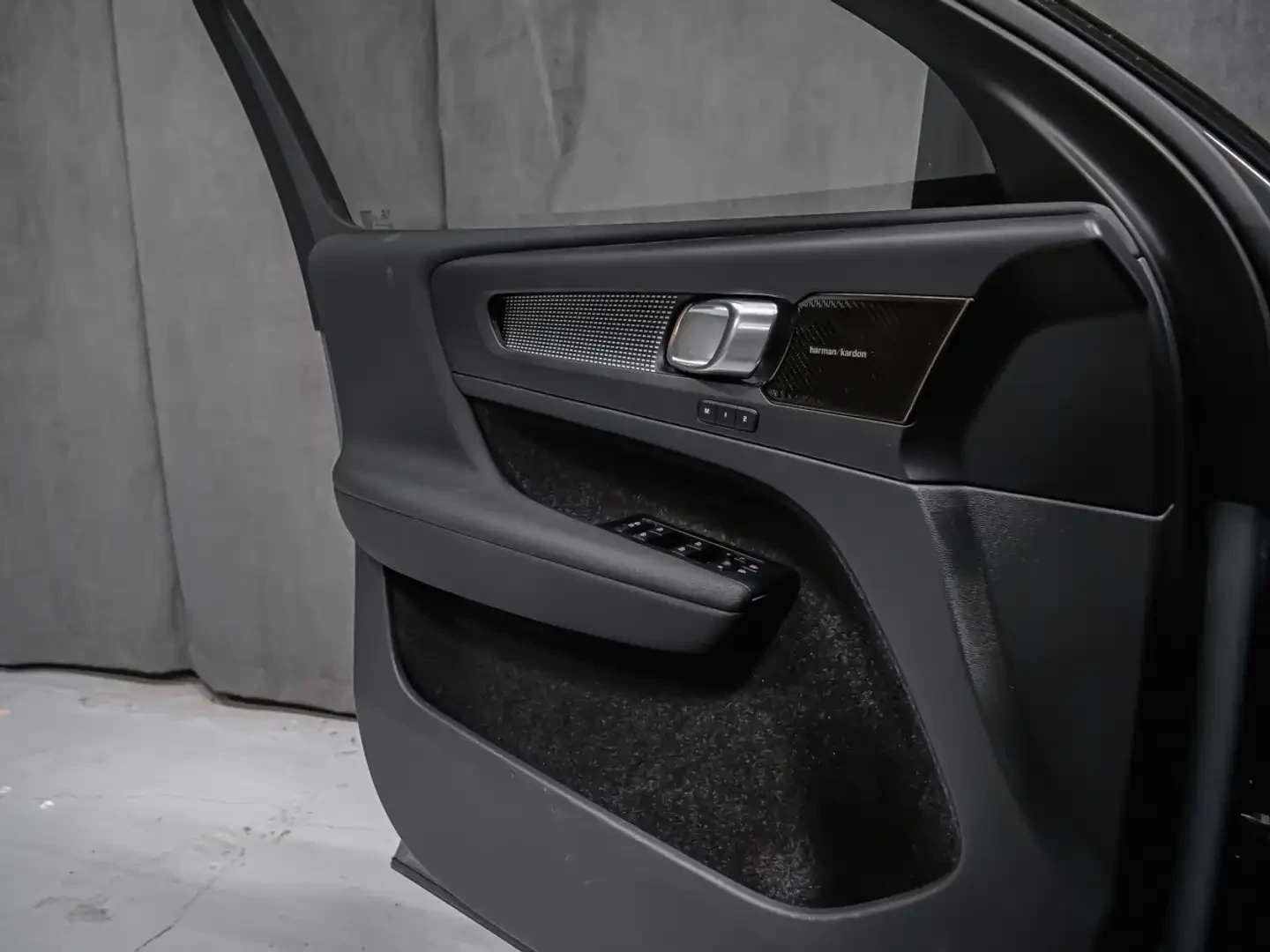 Volvo XC40 * Ultimate/Ultra * 4x4 * 360 * Harman/Kardon  | Mobile.bg � ����������� 10