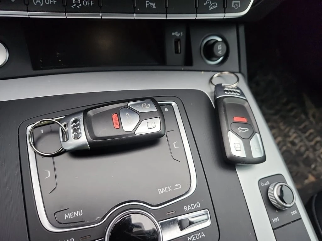 Audi Q5 * KOMFORT * CARFAX * ���� �� �� | Mobile.bg � ����������� 8