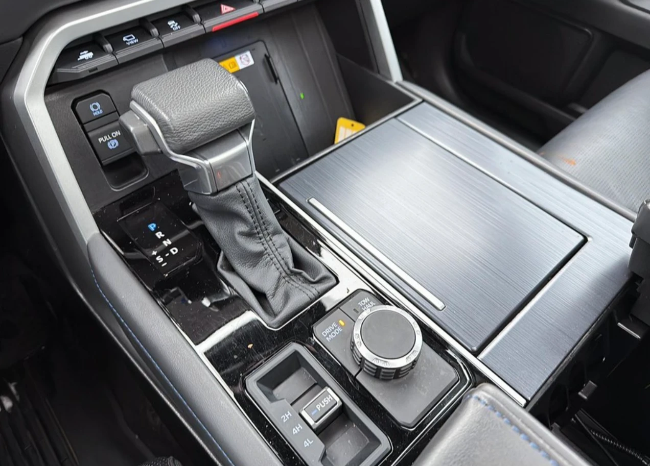 Toyota Sequoia PLATINUM HYBRID* * DISTR* * HEAT&COOLED* * ������� | Mobile.bg � ����������� 12