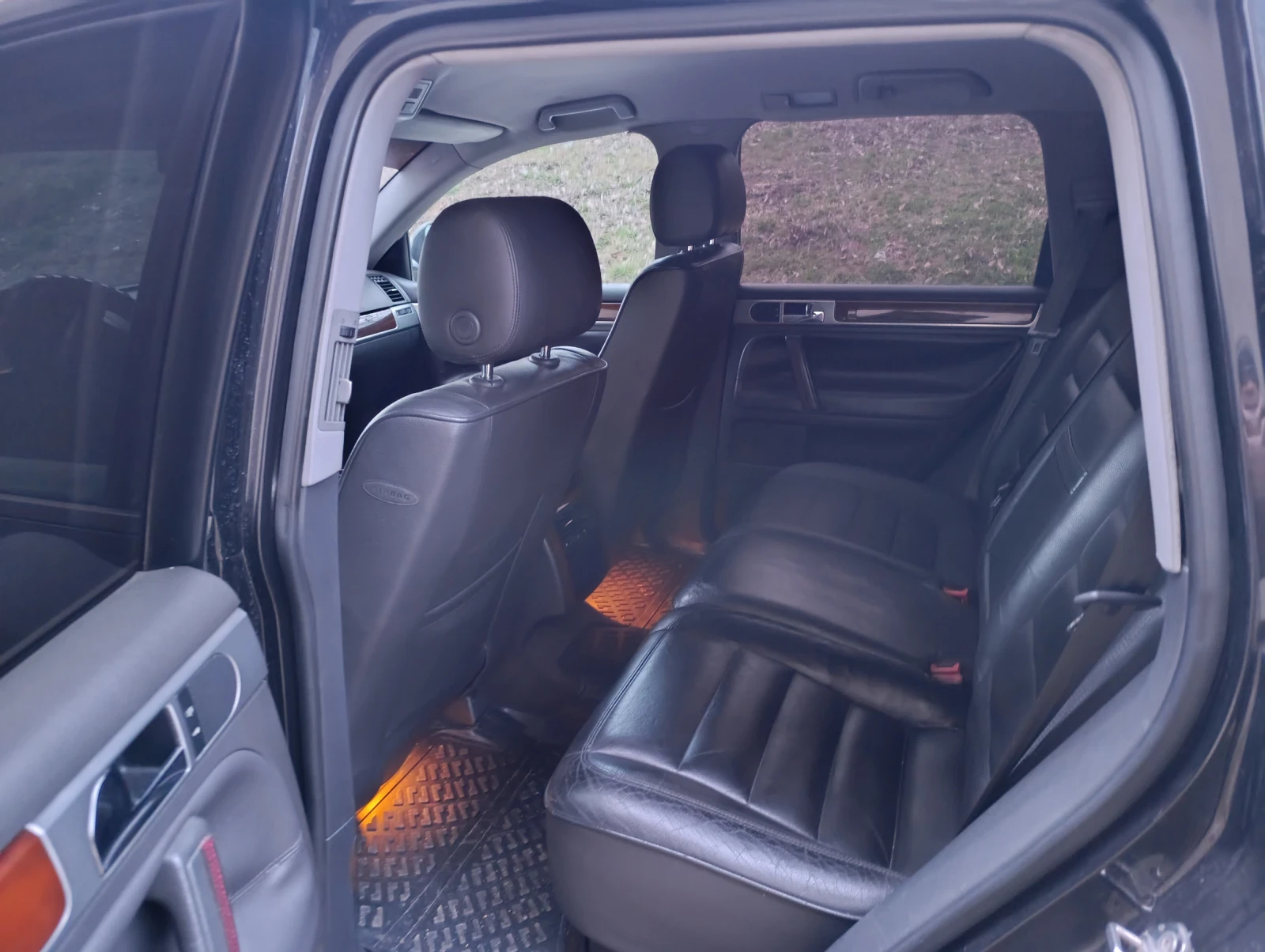 VW Touareg, снимка 3 - Автомобили и джипове - 53890554