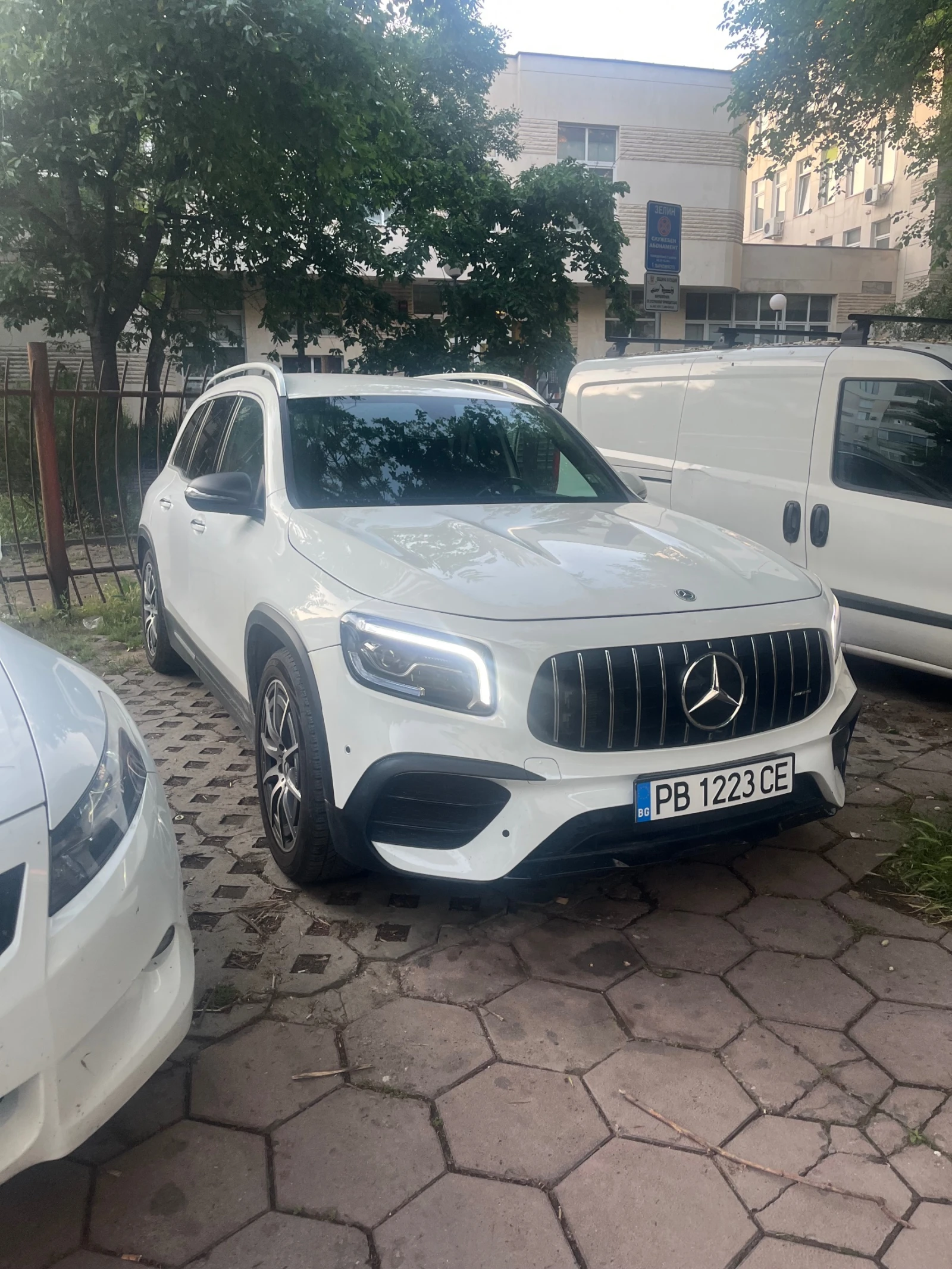 Mercedes-Benz GLB35AMG GLB 35 AMG, снимка 2 - Автомобили и джипове - 54842468