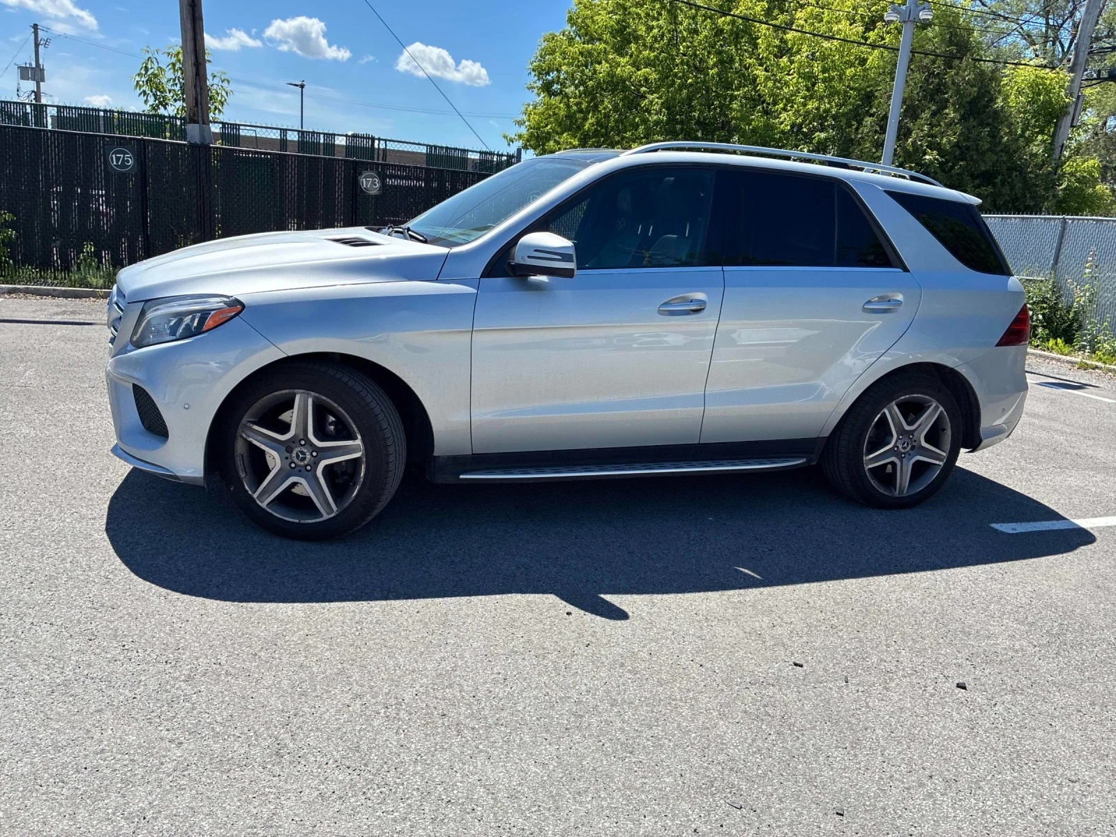 Mercedes-Benz GLE 400 GLE 400* HARMAN KARDON* KEYLESS* ПОДГРЕВ* , снимка 5 - Автомобили и джипове - 55040509