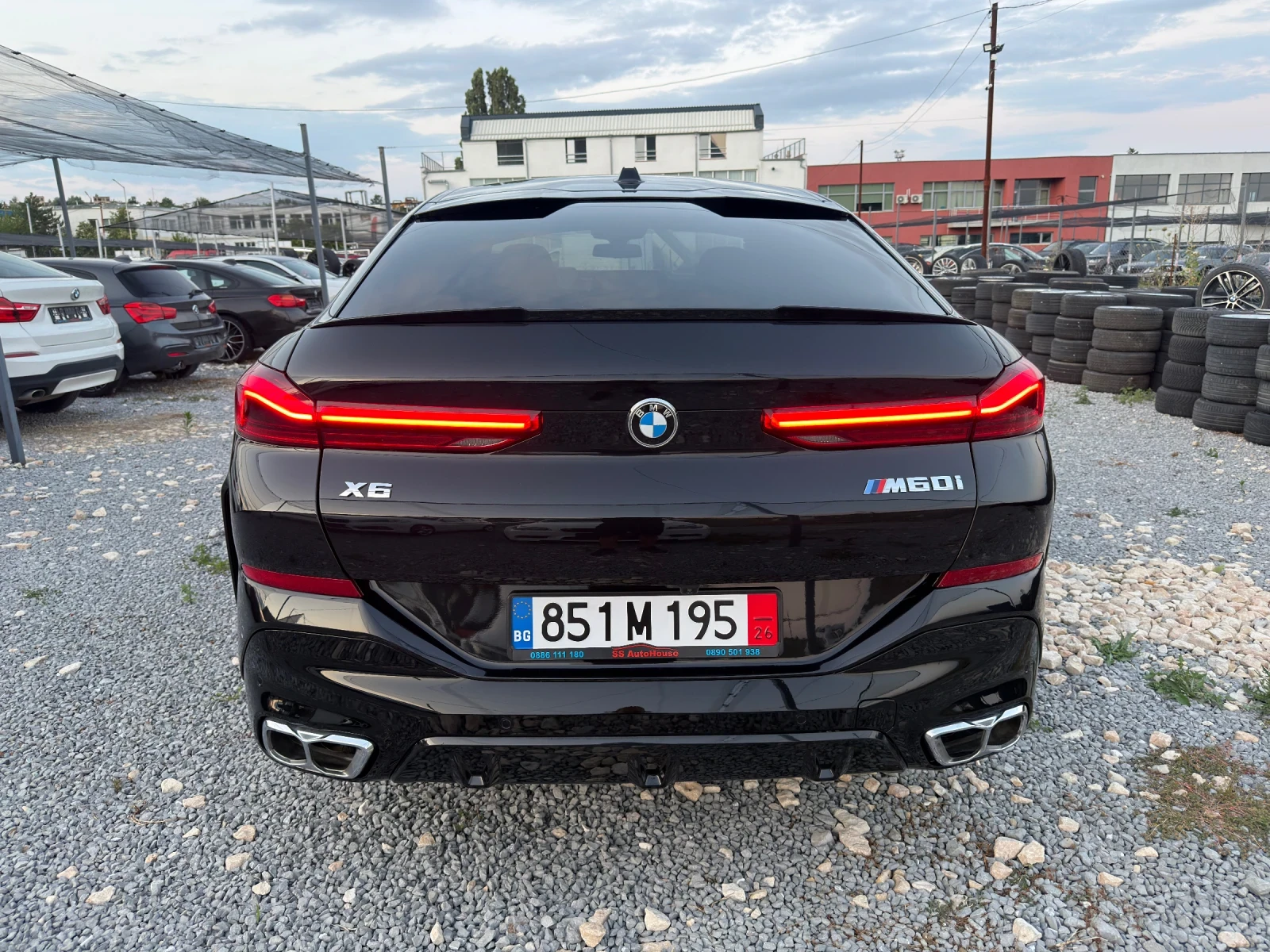 BMW X6 M60I-14000km B&W FuLL, снимка 11 - Автомобили и джипове - 55437205