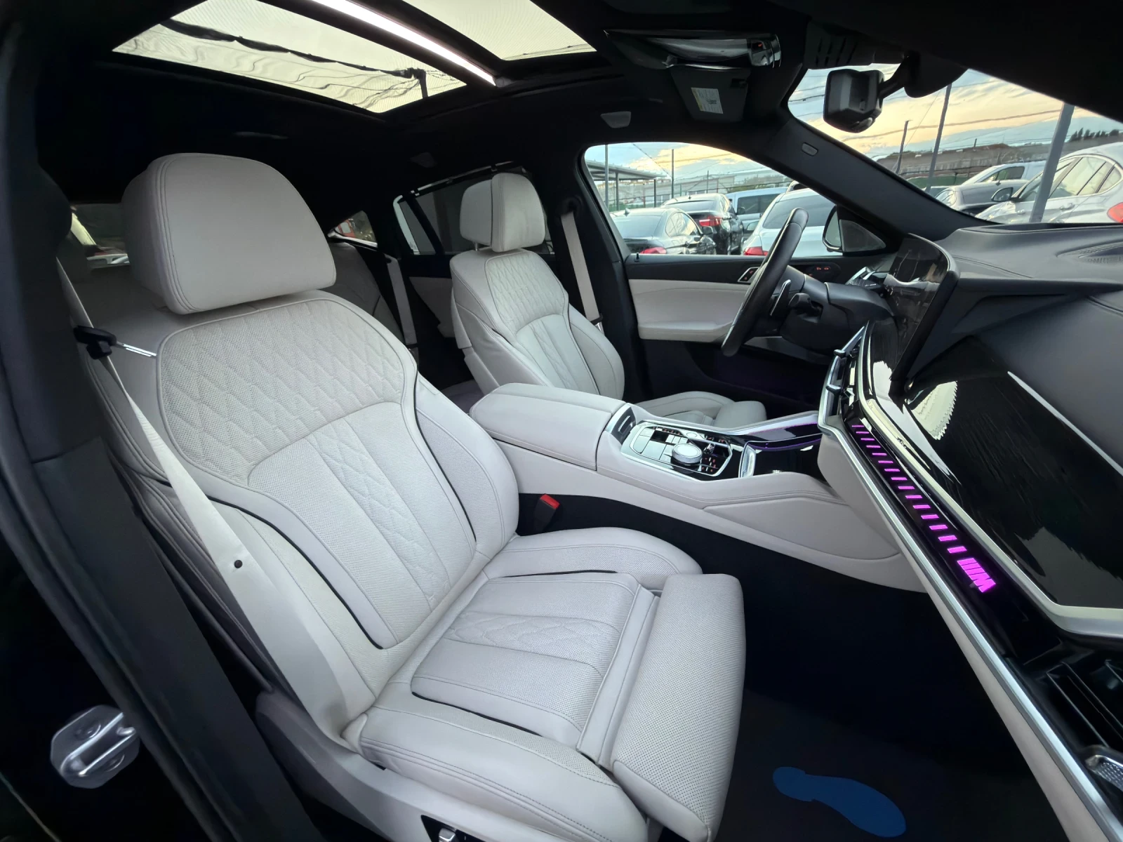 BMW X6 M60I-14000km B&W FuLL, снимка 16 - Автомобили и джипове - 55437205