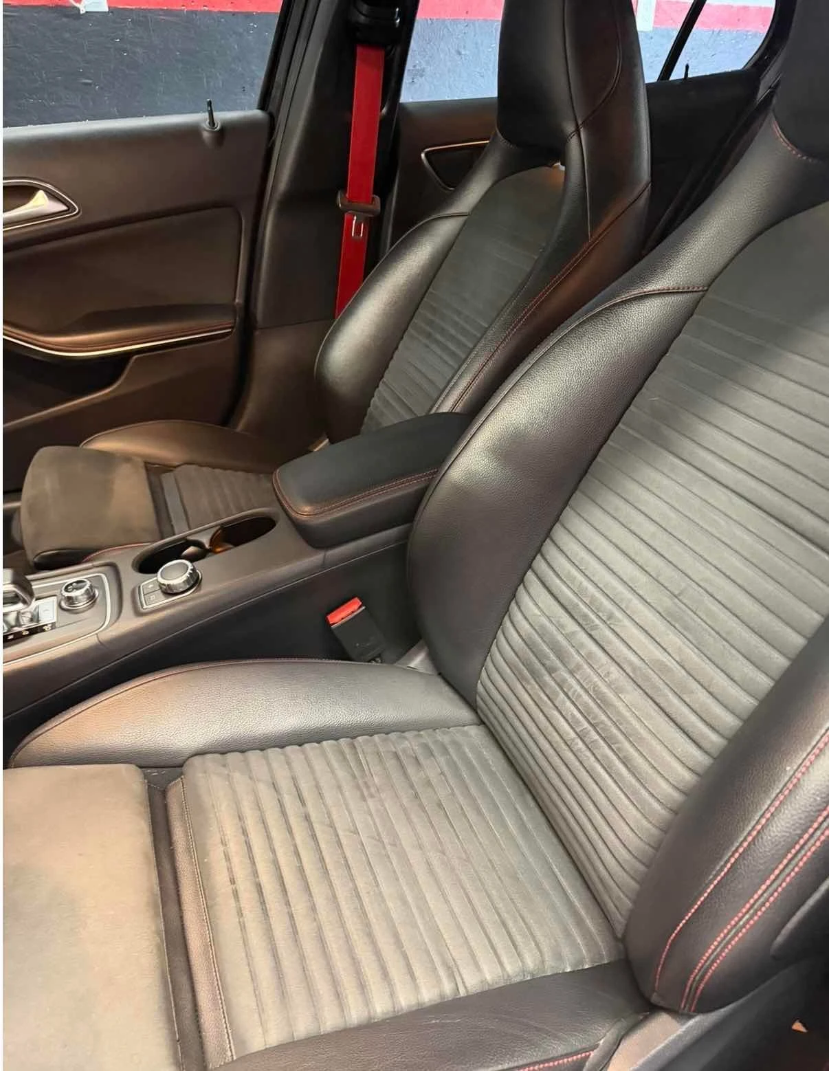 Mercedes-Benz GLA 45 AMG * АВТОКРЕДИТ БЕЗ ПЪРВОНАЧАЛНА ВНОСКА* , снимка 13 - Автомобили и джипове - 56057256