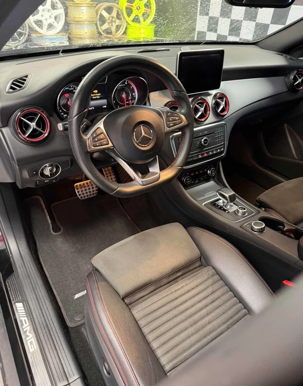 Mercedes-Benz GLA 45 AMG * АВТОКРЕДИТ БЕЗ ПЪРВОНАЧАЛНА ВНОСКА* , снимка 12 - Автомобили и джипове - 56057256