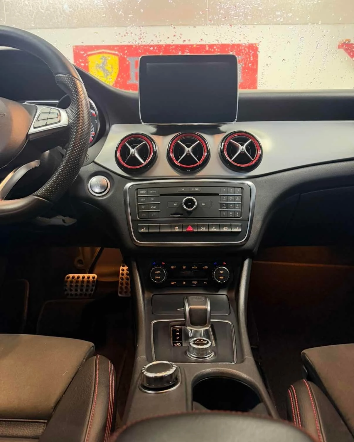 Mercedes-Benz GLA 45 AMG * АВТОКРЕДИТ БЕЗ ПЪРВОНАЧАЛНА ВНОСКА* , снимка 9 - Автомобили и джипове - 56057256