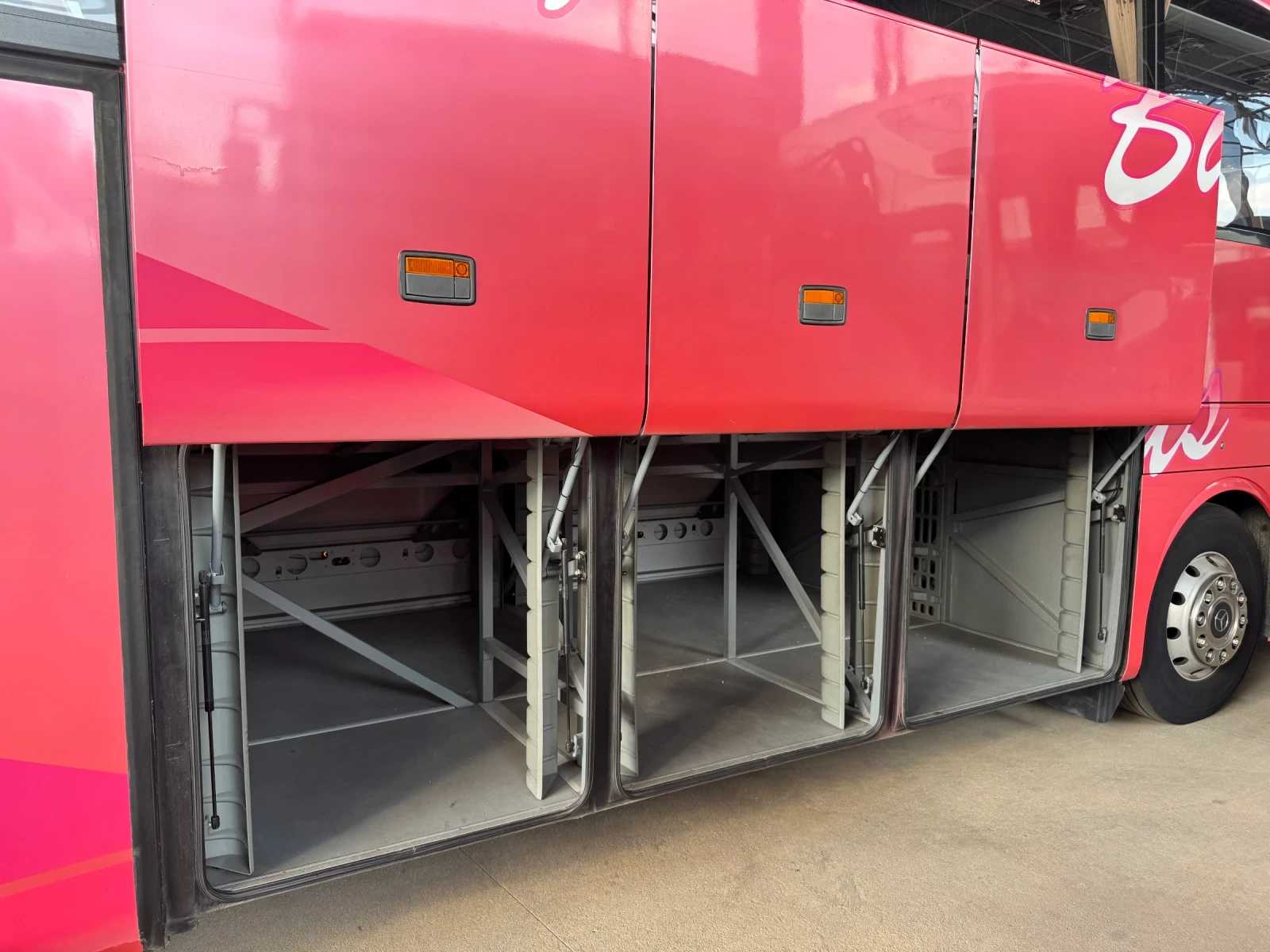 Mercedes-Benz Tourismo O 350 RHD 16RHD   57 | Mobile.bg   15