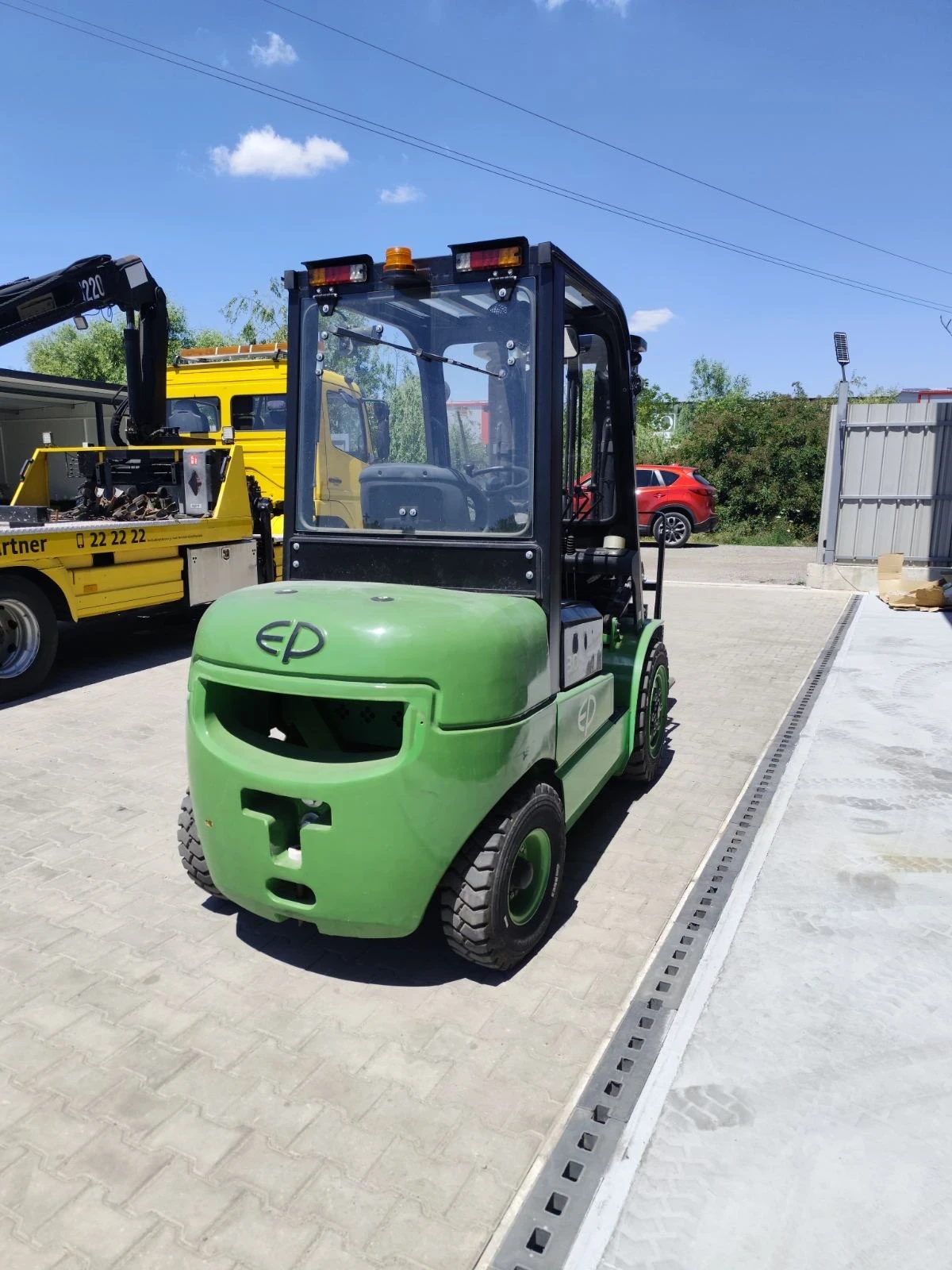 Електрокар EP Equipment Електрически 