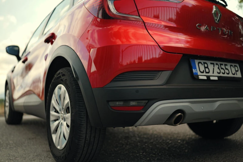 Renault Captur 1.3 (140кс) Първи Собственик / Лизинг през ДСК, снимка 7 - Автомобили и джипове - 52383605