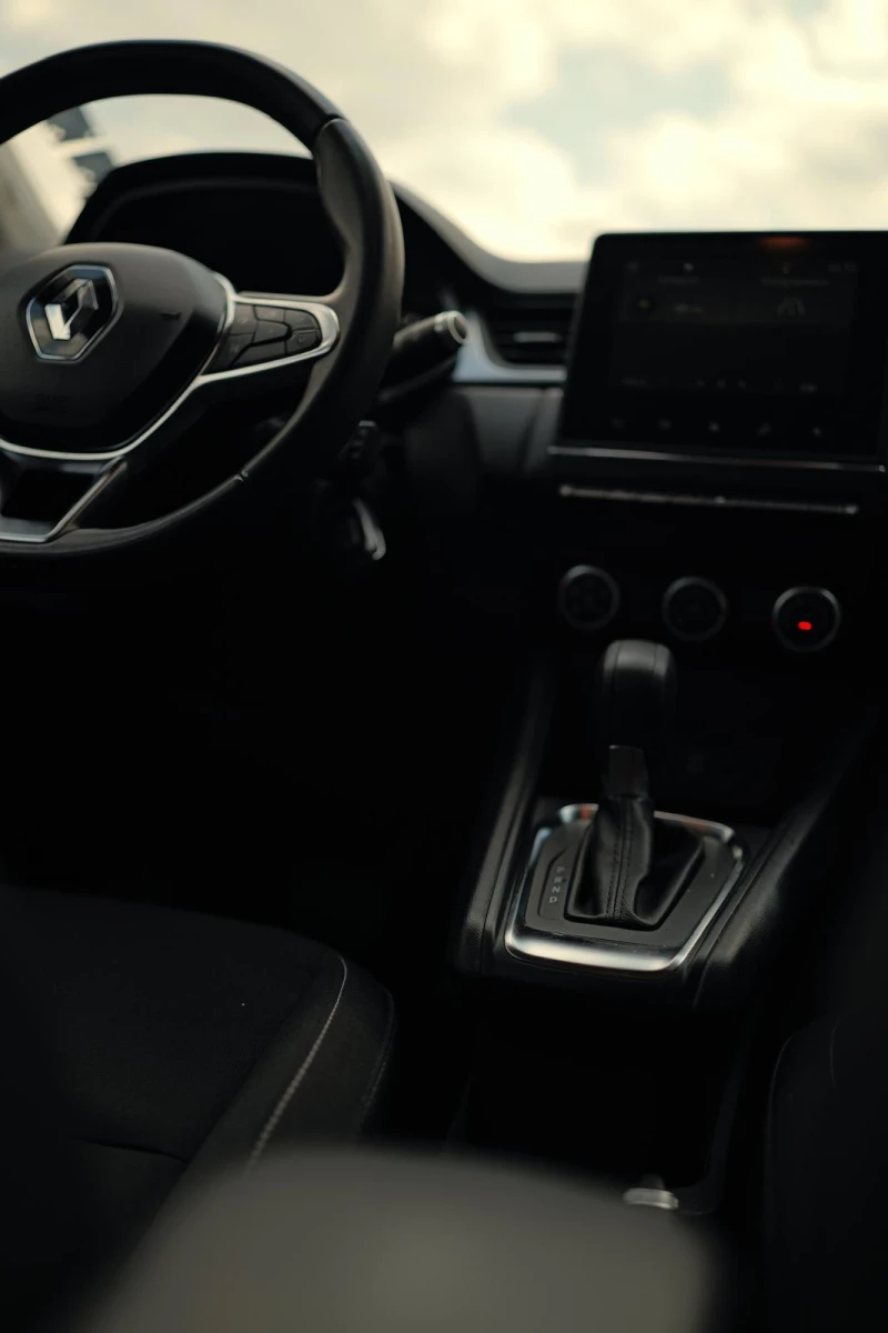 Renault Captur 1.3 (140кс) Първи Собственик / Лизинг през ДСК, снимка 10 - Автомобили и джипове - 52383605