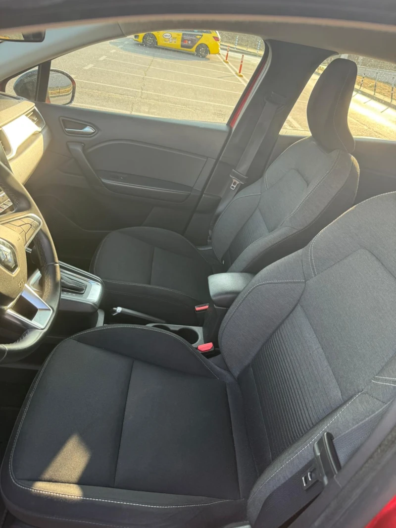 Renault Captur 1.3 (140кс) Първи Собственик / Лизинг през ДСК, снимка 15 - Автомобили и джипове - 52383605