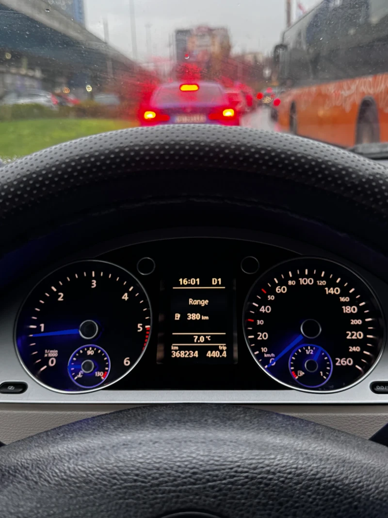 VW Passat, снимка 13 - Автомобили и джипове - 52553564