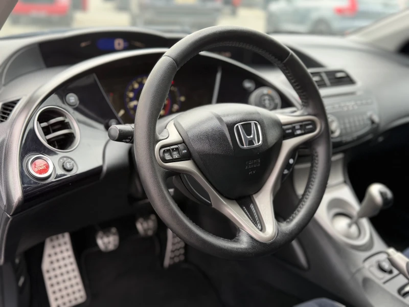 Honda Civic * ИТАЛИЯ* 1.8-140* i-VTEC* 183 ХИЛЯДИ* , снимка 15 - Автомобили и джипове - 52659143