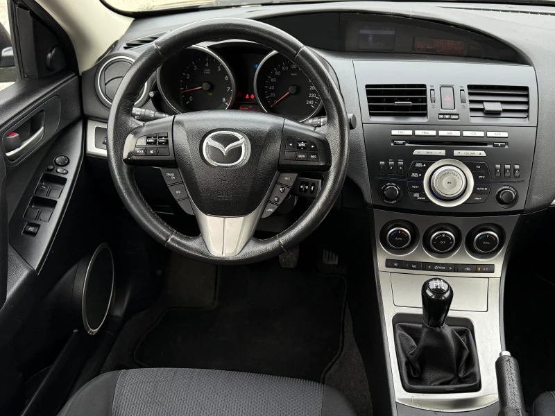 Mazda 3 1.6i 105к.с * Климатроник* , снимка 10 - Автомобили и джипове - 52825934