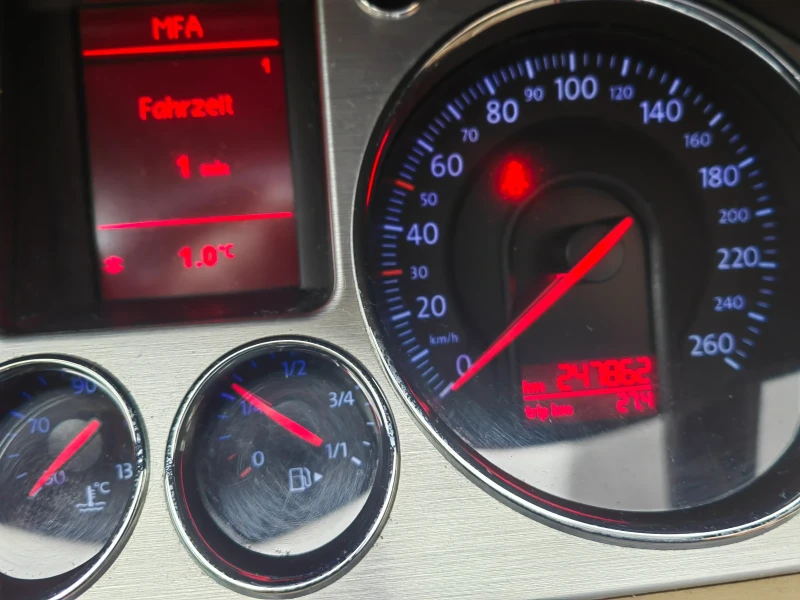 VW Passat FSI, снимка 14 - Автомобили и джипове - 53121319