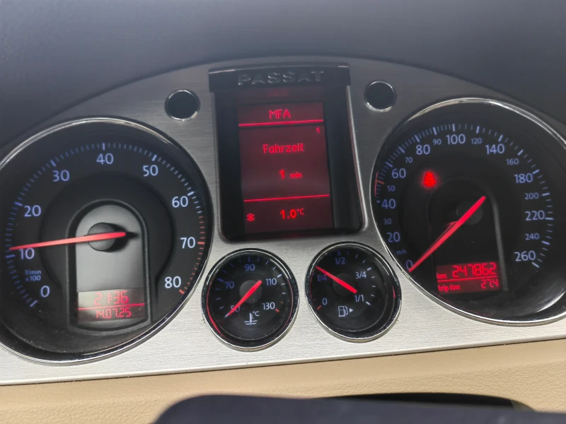 VW Passat FSI, снимка 15 - Автомобили и джипове - 53121319