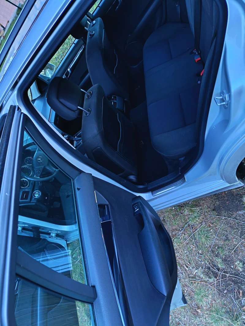 Mercedes-Benz C 220, снимка 10 - Автомобили и джипове - 53373849