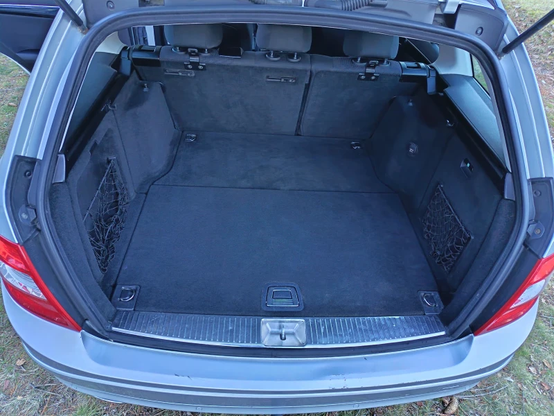 Mercedes-Benz C 220, снимка 13 - Автомобили и джипове - 53373849