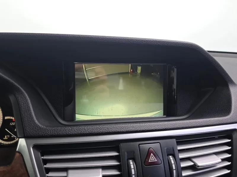 Mercedes-Benz E 300 Elegance, снимка 15 - Автомобили и джипове - 55898237