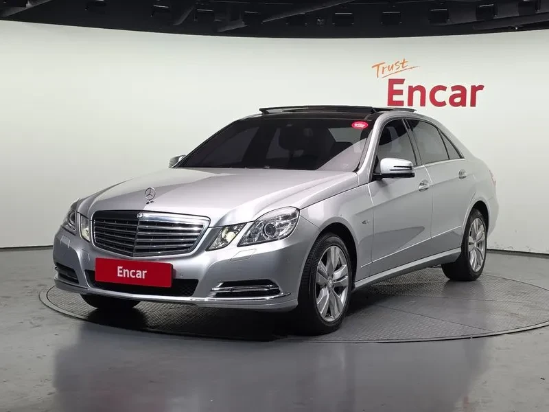 Mercedes-Benz E 300 Elegance
