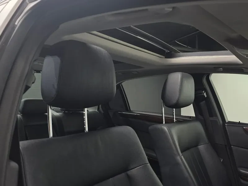 Mercedes-Benz E 300 Elegance, снимка 17 - Автомобили и джипове - 55898237