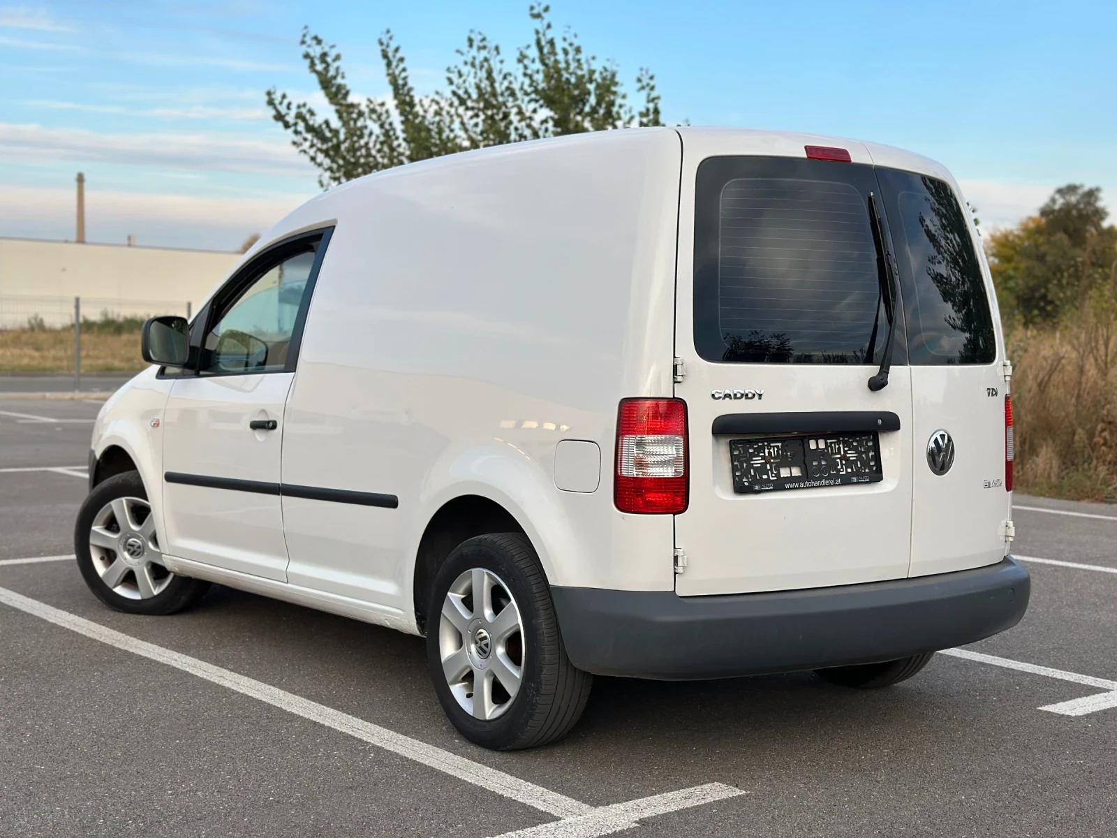 VW Caddy 1.9 TDI 105кс Automatic* Климатик* Товарно - изображение 3