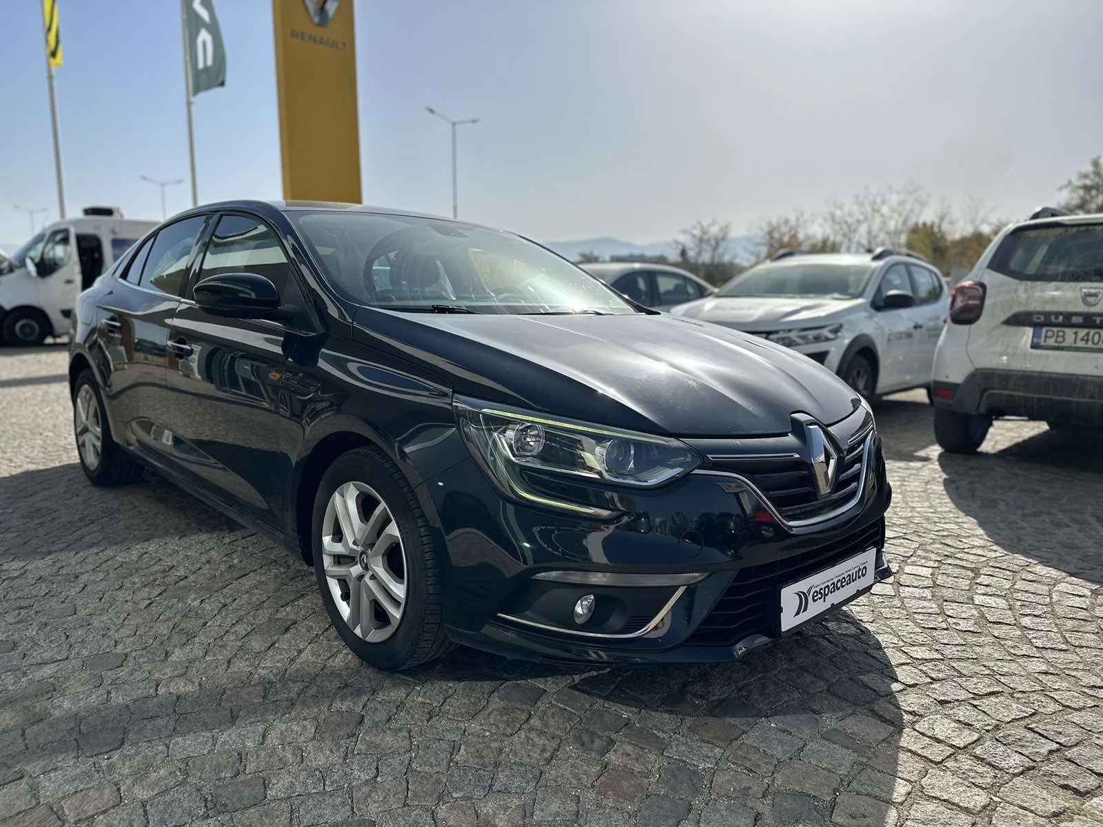 Renault Megane Sedan 1.5 DCi 115к.с - изображение 3