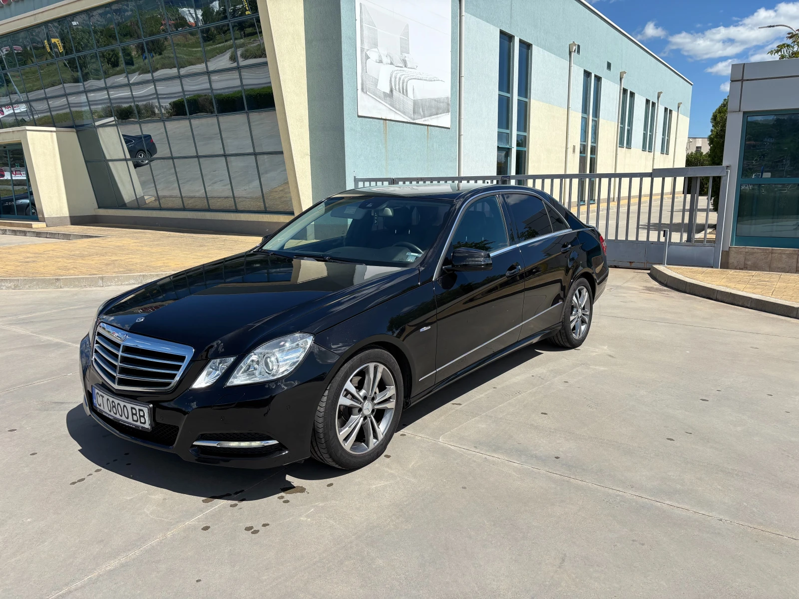 Mercedes-Benz E 200 Турбо - изображение 3