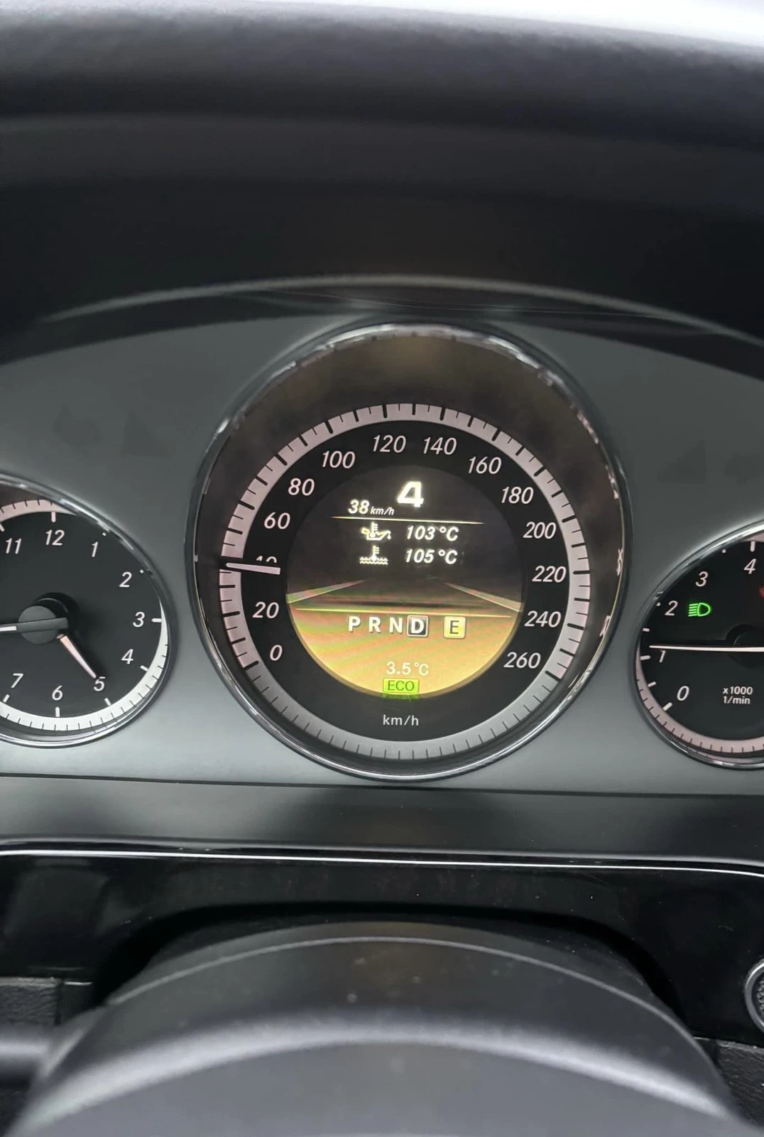 Mercedes-Benz E 200 Турбо - изображение 7