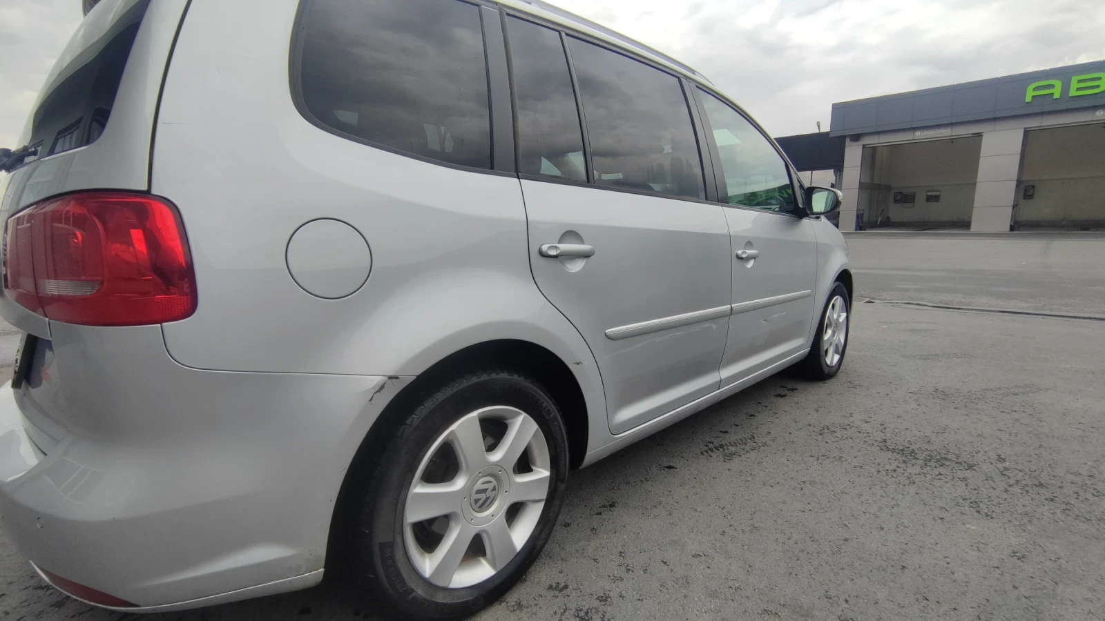 VW Touran 2.0 - изображение 4