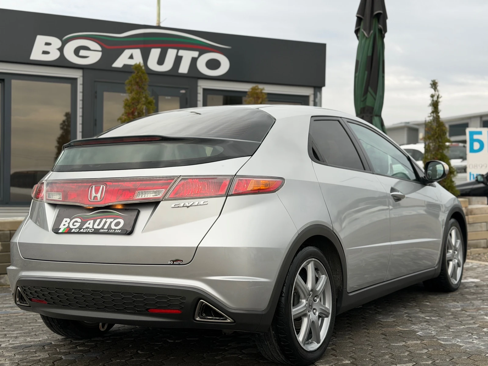 Honda Civic * ИТАЛИЯ* 1.8-140* i-VTEC* 183 ХИЛЯДИ*  - изображение 4