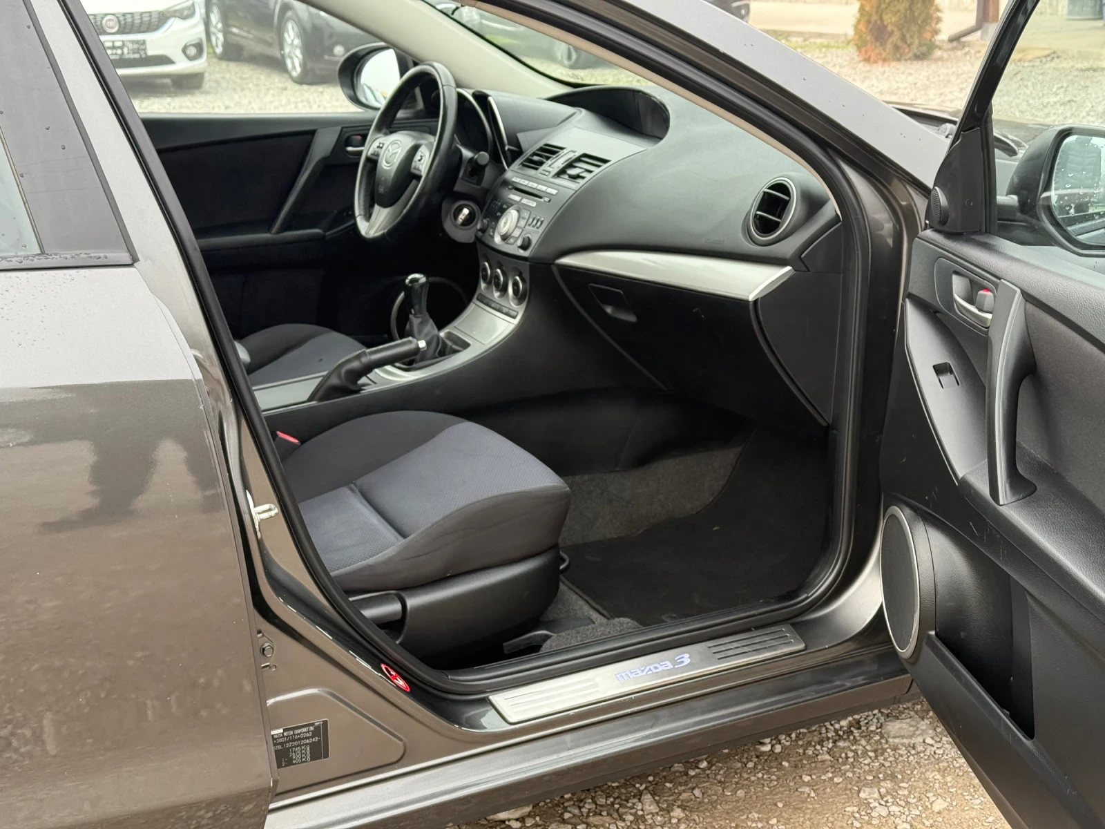 Mazda 3 1.6i 105�.� * �����������*  | Mobile.bg � ����������� 11