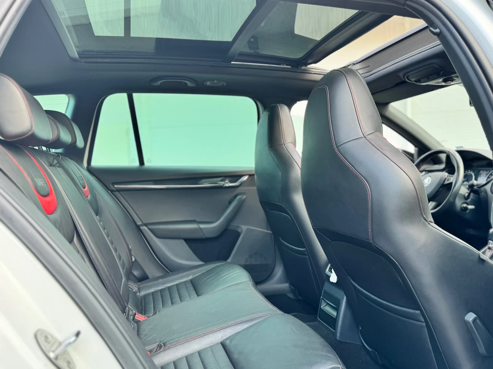 Skoda Octavia TDI VRS, снимка 8 - Автомобили и джипове - 53727809