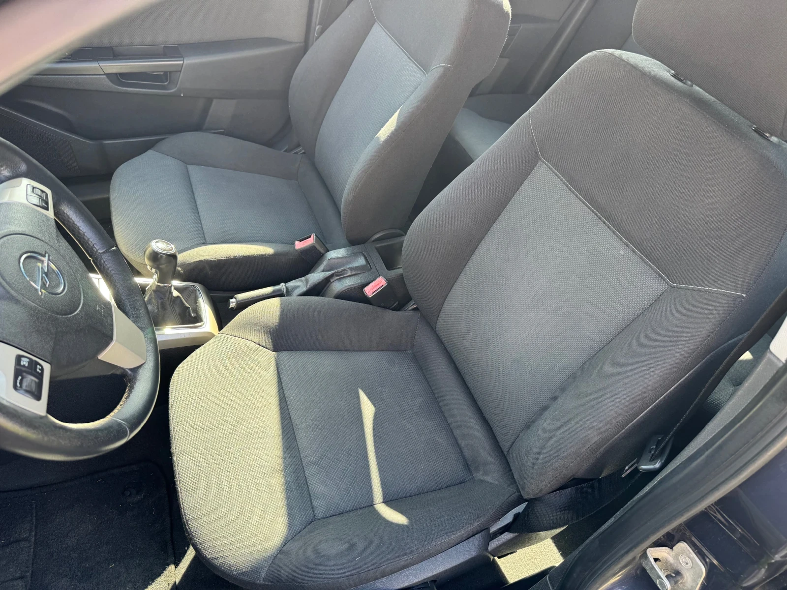 Opel Astra 1.6 16v 105ps feyslift, снимка 7 - Автомобили и джипове - 54198798