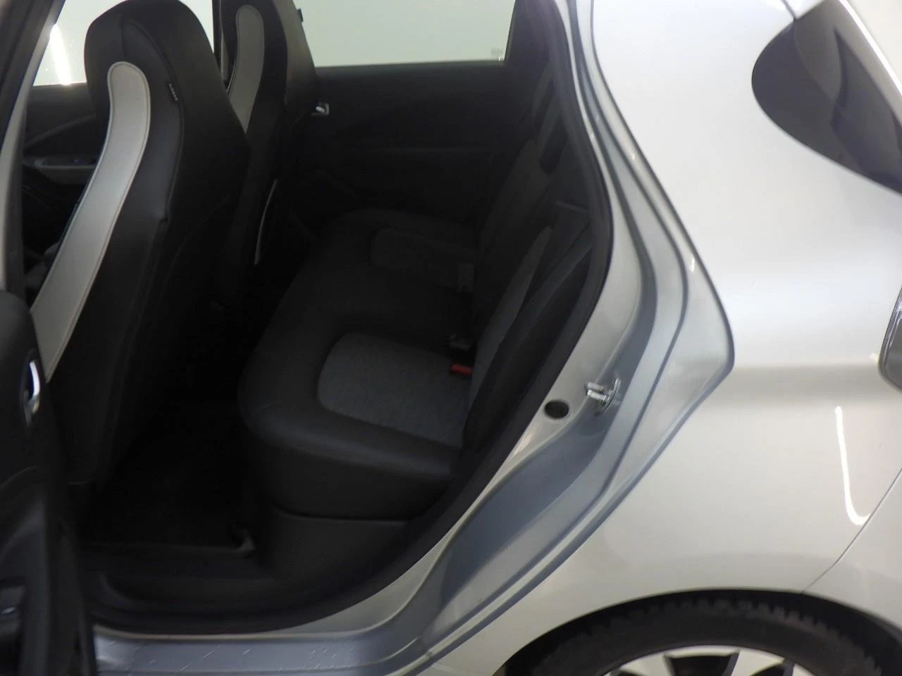 Renault Zoe R135 Intens, снимка 4 - Автомобили и джипове - 54293244