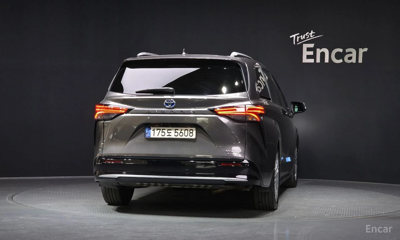 Toyota Sienna * HYBRID* ����* �������* ���������* TV* ��������*  | Mobile.bg � ����������� 4