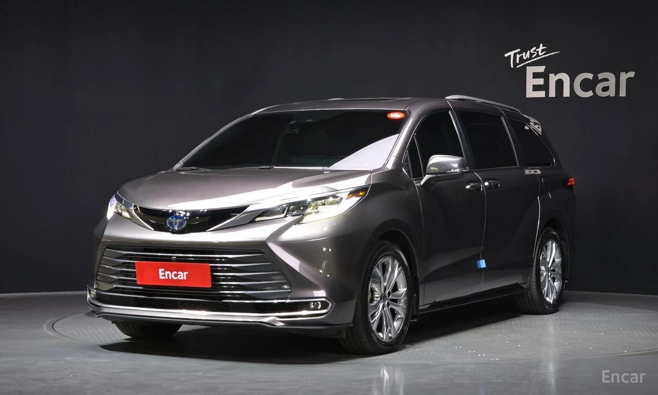 Toyota Sienna * HYBRID* КОЖА* ПОДГРЕВ* ОБДУХВАНЕ* TV* ПАНОРАМА* 