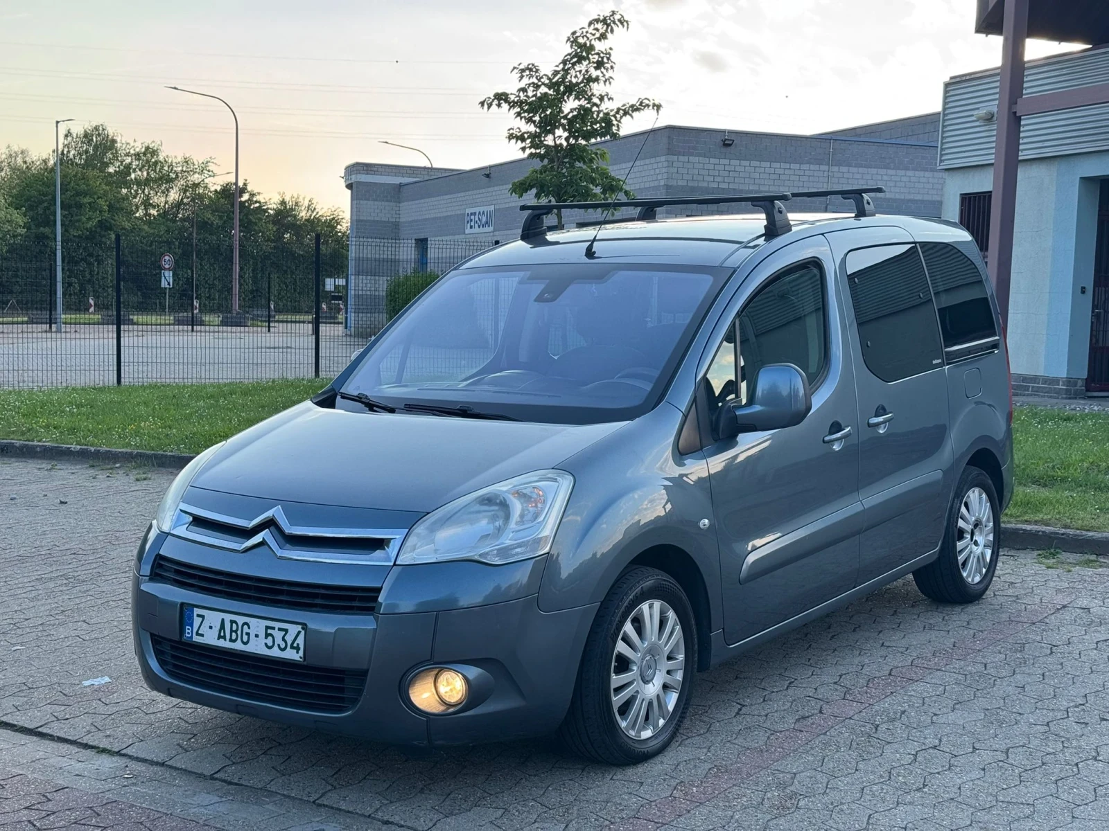 Citroen Berlingo 6+ 1, снимка 3 - Автомобили и джипове - 54599070